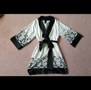 Black and white kimono